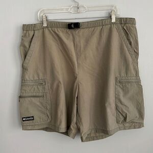 Columbia men’s size large quick dry, hiking athletic outdoor mesh insert shorts